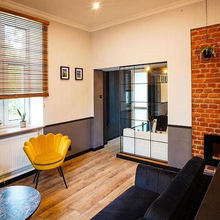 Apartament Z Jacuzzi W Centrum Sanoka 외부 사진