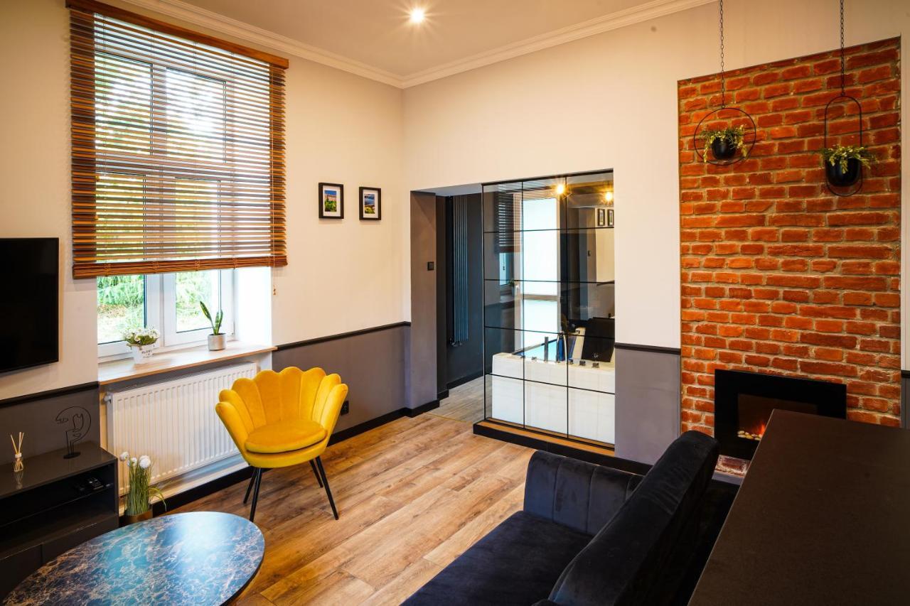 Apartament Z Jacuzzi W Centrum Sanoka 외부 사진
