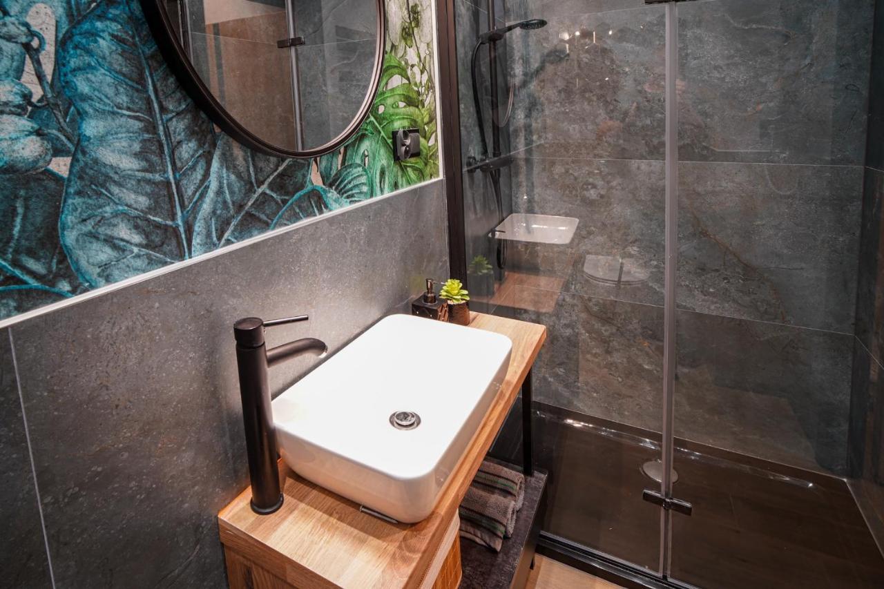 Apartament Z Jacuzzi W Centrum Sanoka 외부 사진